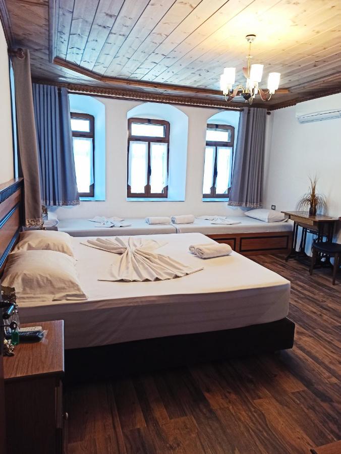 Boutique Hotel Praga จีโรคาสเตอร์ ภายนอก รูปภาพ