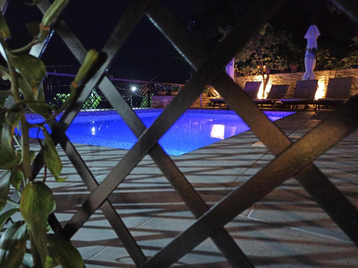 Boutique Hotel Praga จีโรคาสเตอร์ ภายนอก รูปภาพ