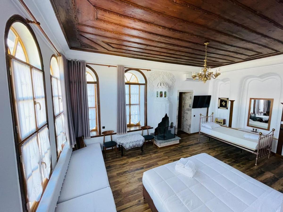 Boutique Hotel Praga จีโรคาสเตอร์ ภายนอก รูปภาพ