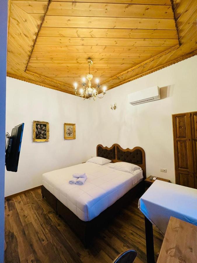 Boutique Hotel Praga จีโรคาสเตอร์ ห้อง รูปภาพ