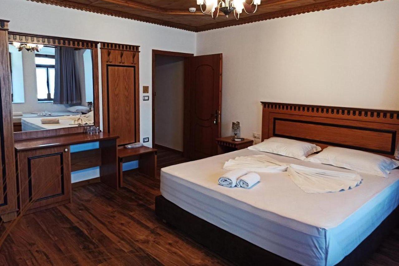 Boutique Hotel Praga จีโรคาสเตอร์ ภายนอก รูปภาพ