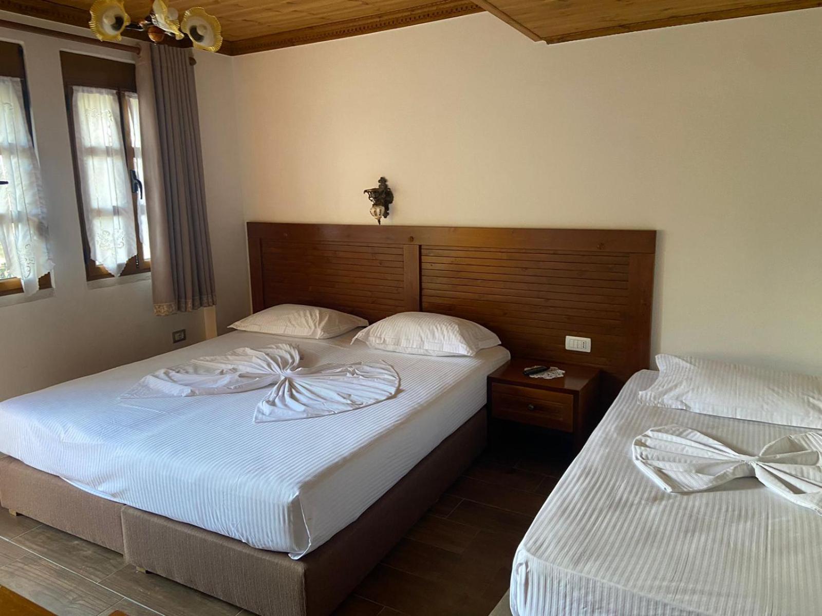 Boutique Hotel Praga จีโรคาสเตอร์ ภายนอก รูปภาพ
